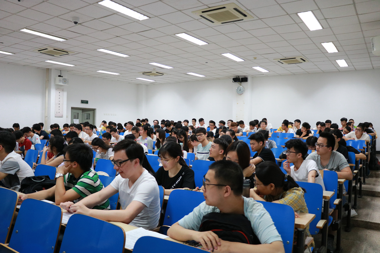 崇尚实践、知行并重，青春的汗水永远在路上——好色tv
召